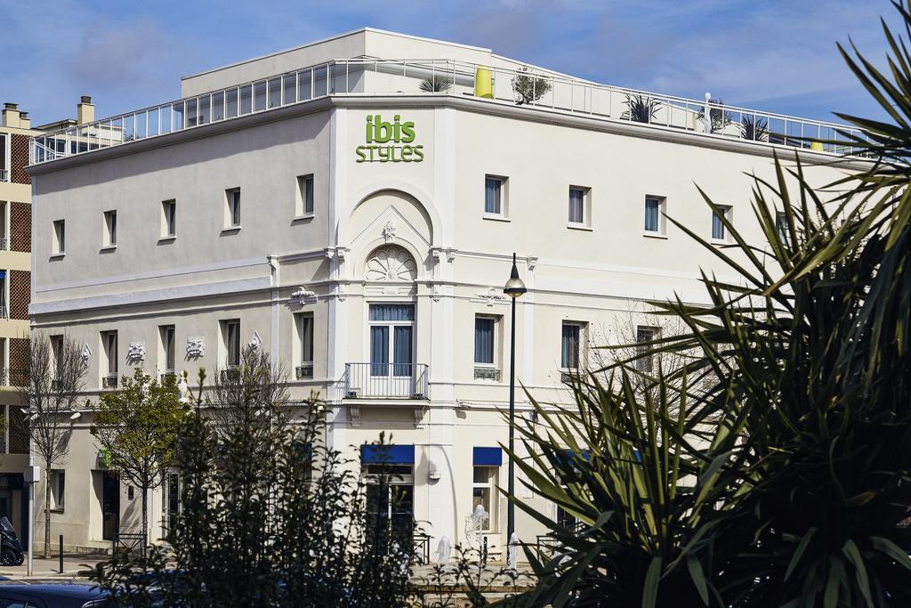 Ibis Styles Hyeres Rooftop & Spa Hyères Exterior foto