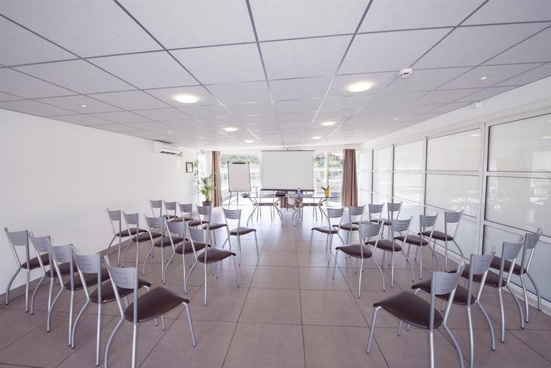 Ibis Styles Hyeres Rooftop & Spa Hyères Exterior foto