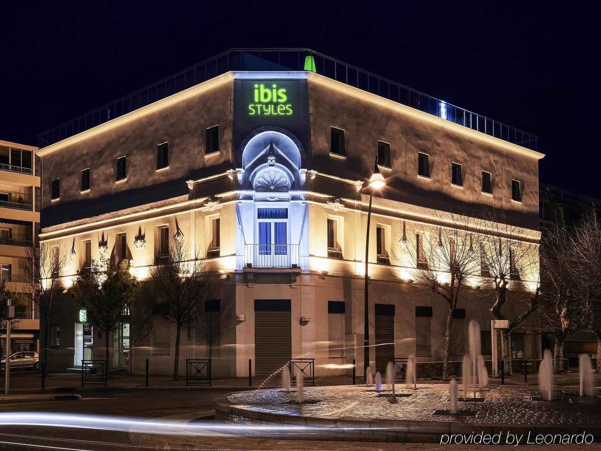 Ibis Styles Hyeres Rooftop & Spa Hyères Exterior foto